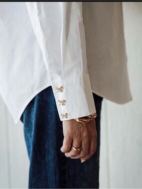 Brunette The Label Poplin Bow Button Shirt White M/L Gold Button Detail